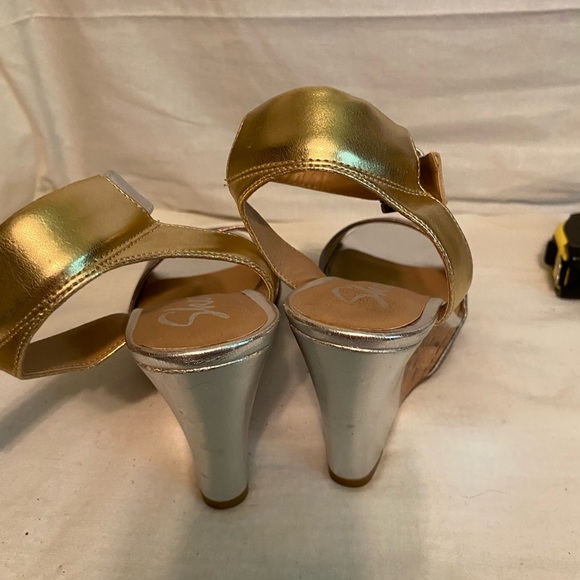 Sketchers tri- metallic high wedge heel size 7 - Picture 12 of 16
